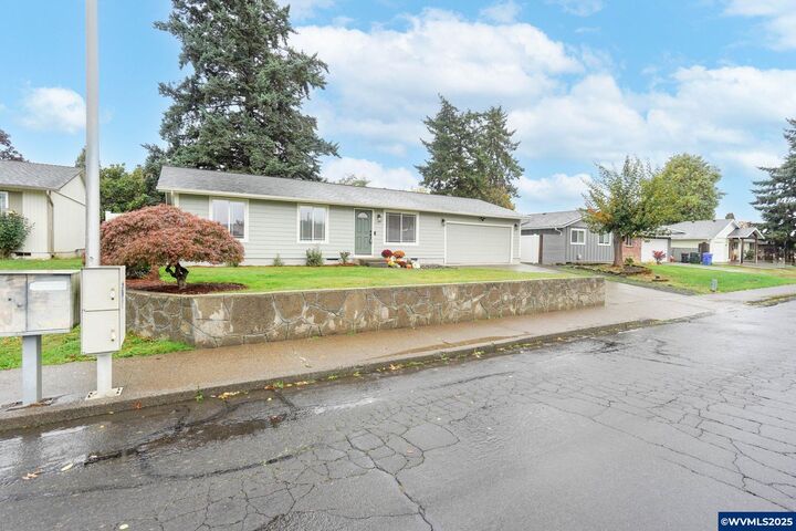Property Photo:  4473 47th Av NE  OR 97305
