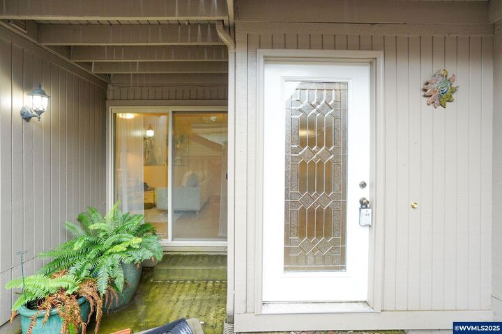 Property Photo:  6679 Huntington Cir SE  OR 97306