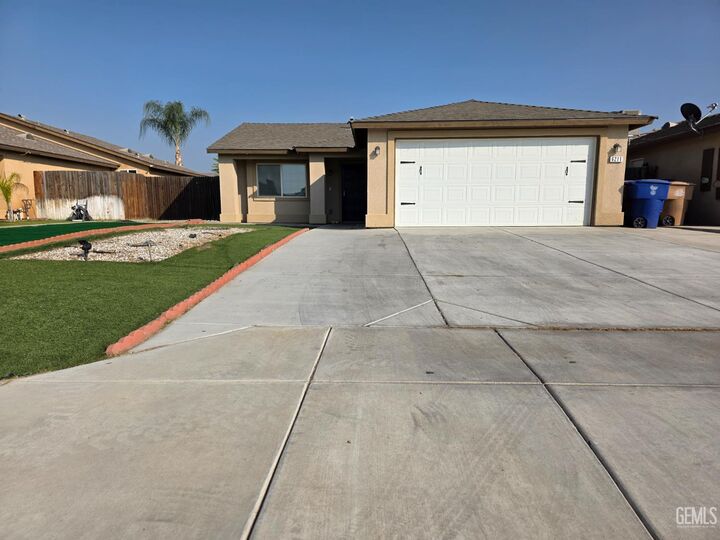 6211 Pizarro Street  Bakersfield CA 93307 photo