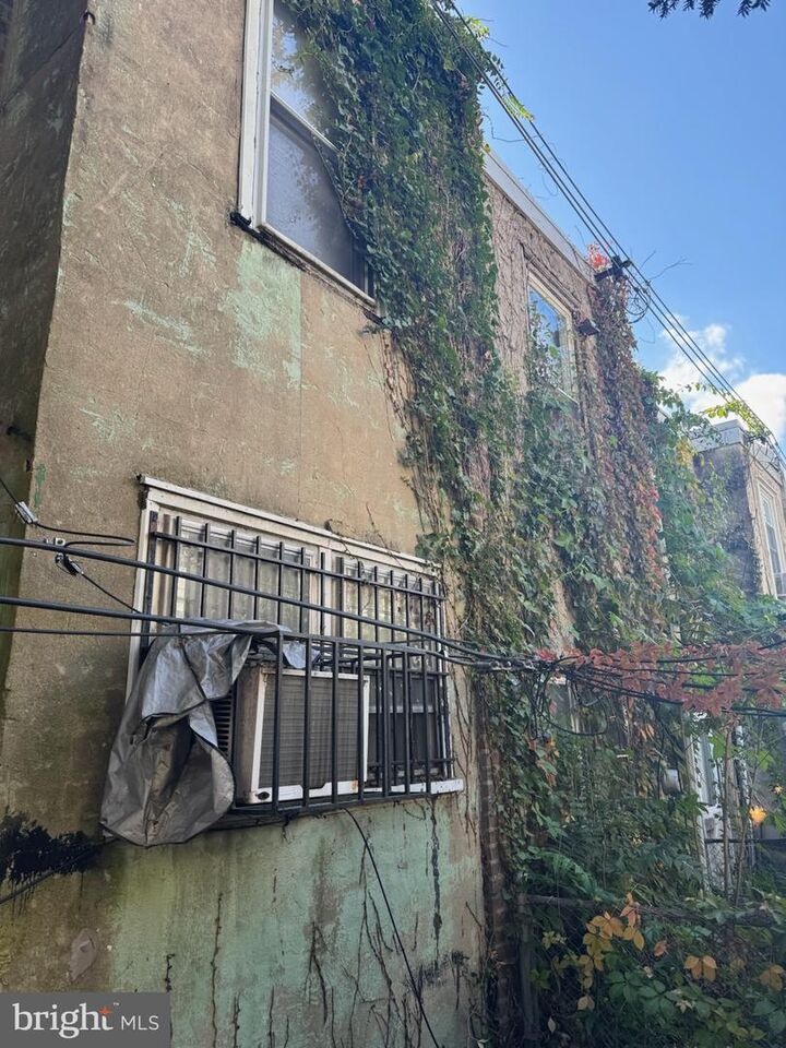 Property Photo:  529 E Queen Lane  PA 19144 