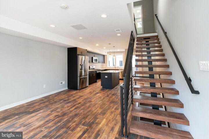 Property Photo:  815 Perkiomen Street 17  PA 19130 