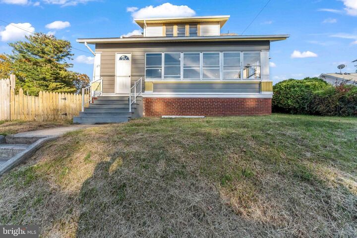 Property Photo:  27 N Main Street  PA 17371