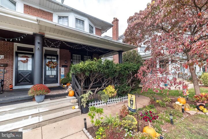 Property Photo:  725 Noble Street  PA 19401