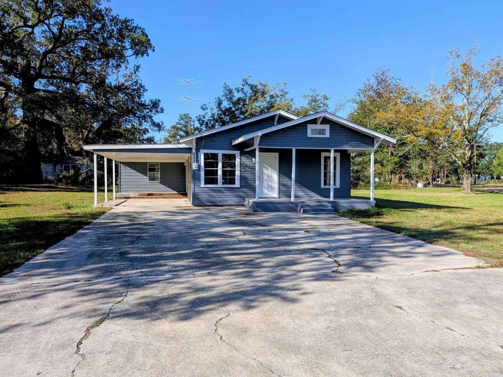 Property Photo: 551 N School St. AR 71720