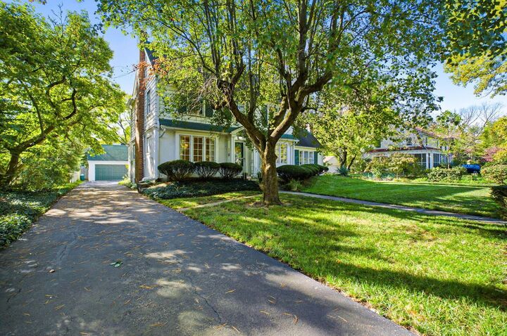 Property Photo:  2425 Bryden Road  OH 43209