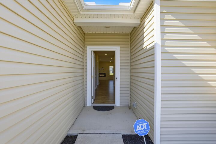 Property Photo: 279 Mannaseh W Drive OH 43023