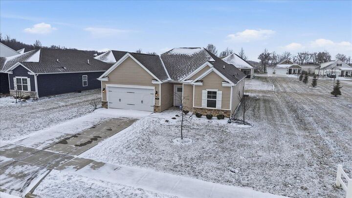 Property Photo:  279 Mannaseh W Drive  OH 43023 