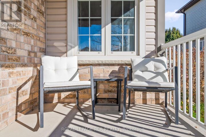 Photo de la propriété: 121 Fleming Way ON L9V 3E3