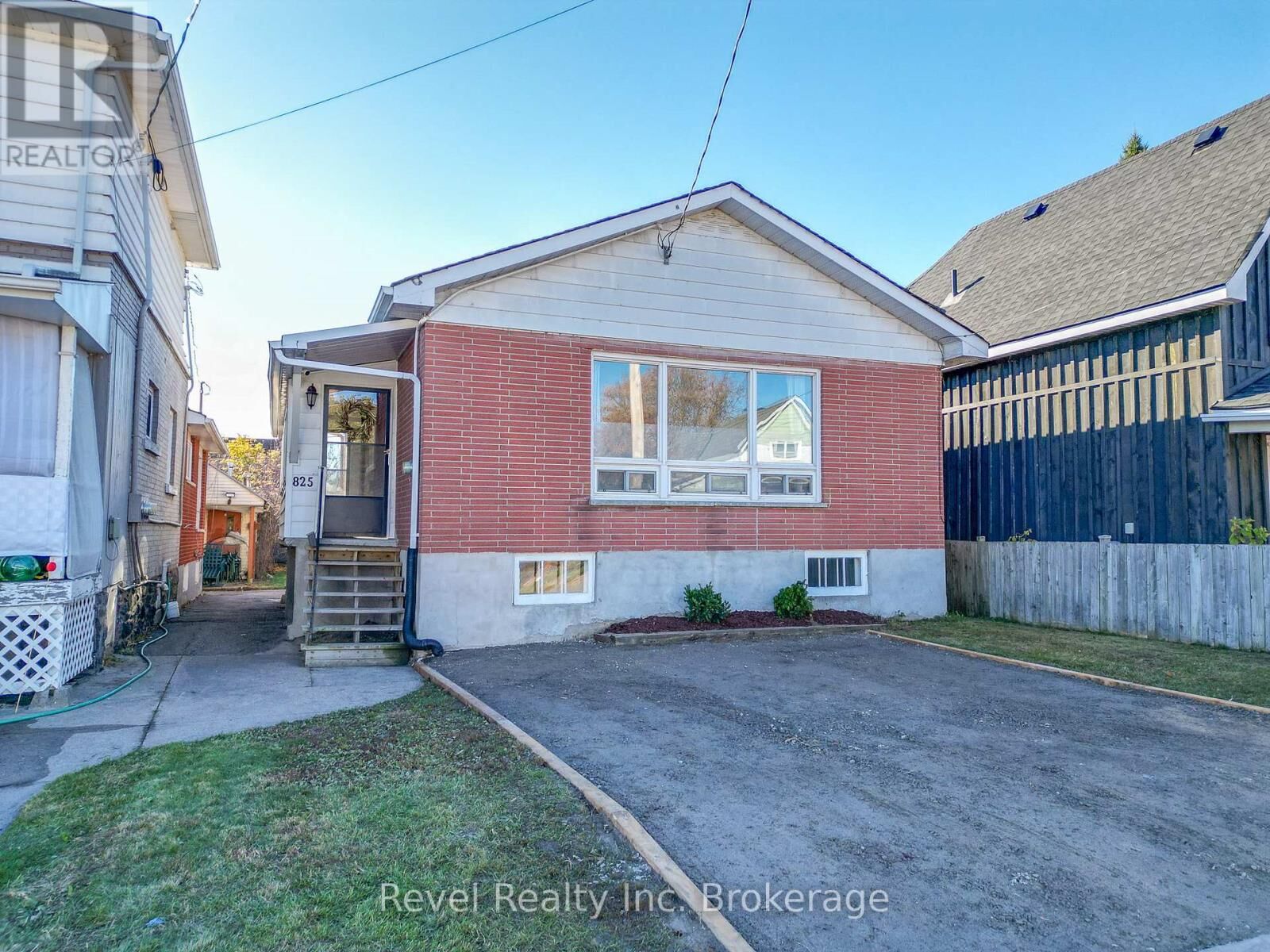 Property Photo: 825 McIntyre Street East ON P1B 1E9