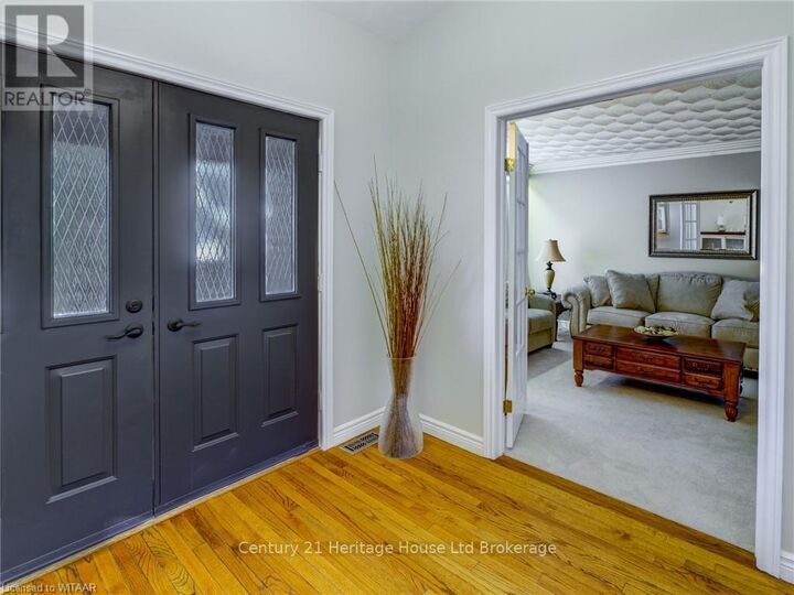 Property Photo:  10 Blackfoot Place  ON N4T 1E2