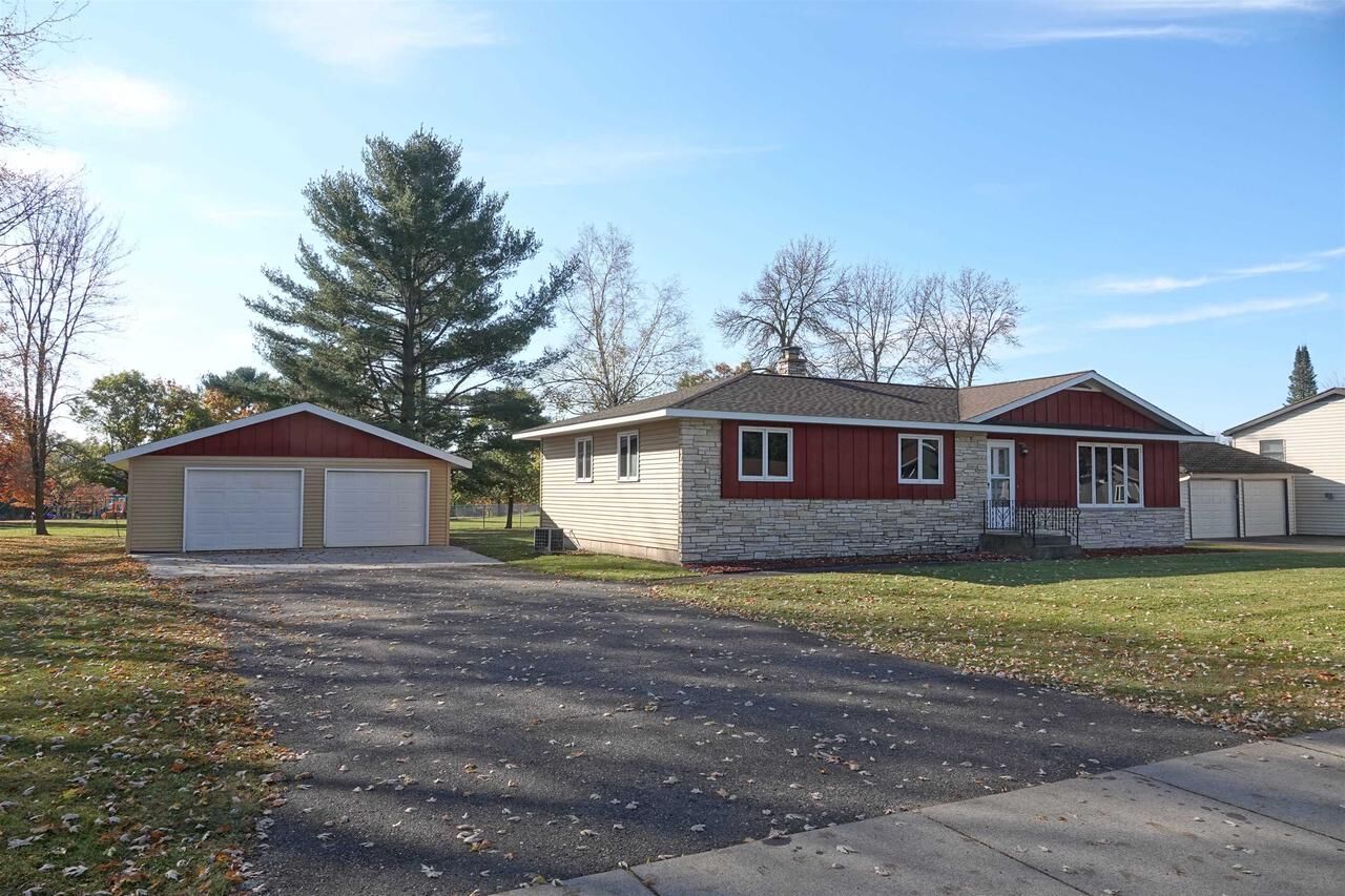 Property Photo:  556 Grahl Street  WI 54451