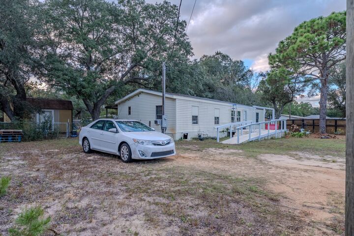 Property Photo:  2737 Teepee Road  FL 32566