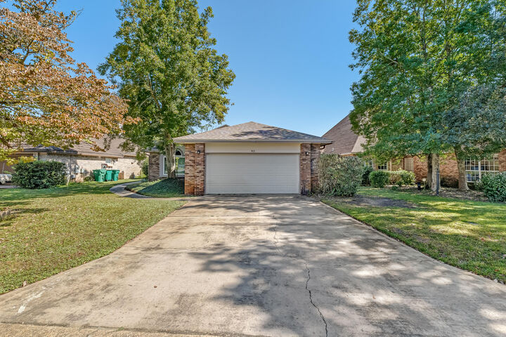 Property Photo: 901 Shalimar Cove FL 32579