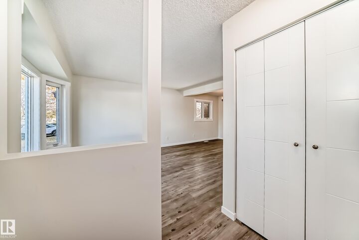 Property Photo:  2017 108 Street NW  AB T6J 5V4 