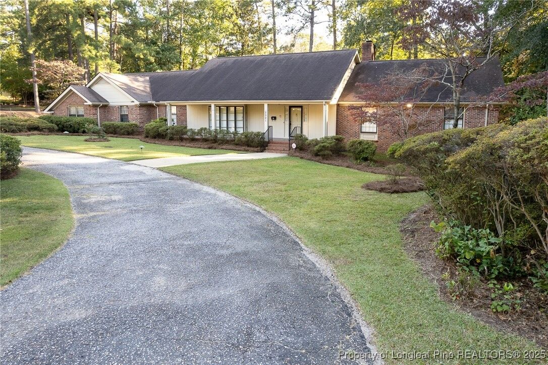 Property Photo: 2521 Morganton Road NC 28303