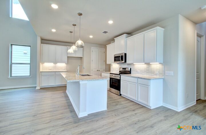 Property Photo:  1231 Casetta Run Trail  TX 78130