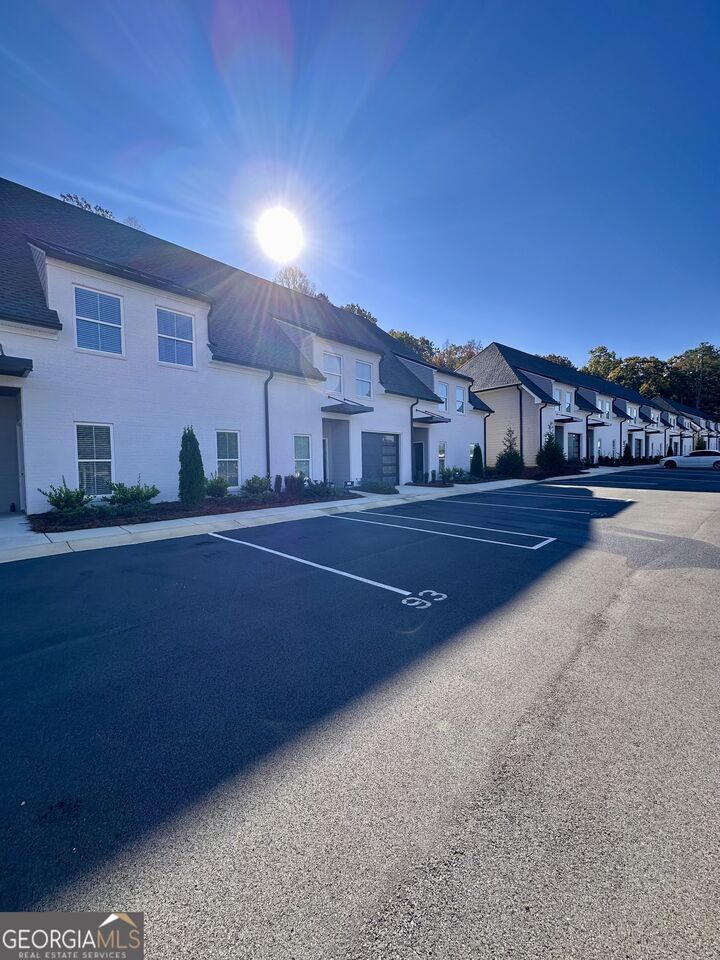 Property Photo:  81 Chateau Drive SE  GA 30161 