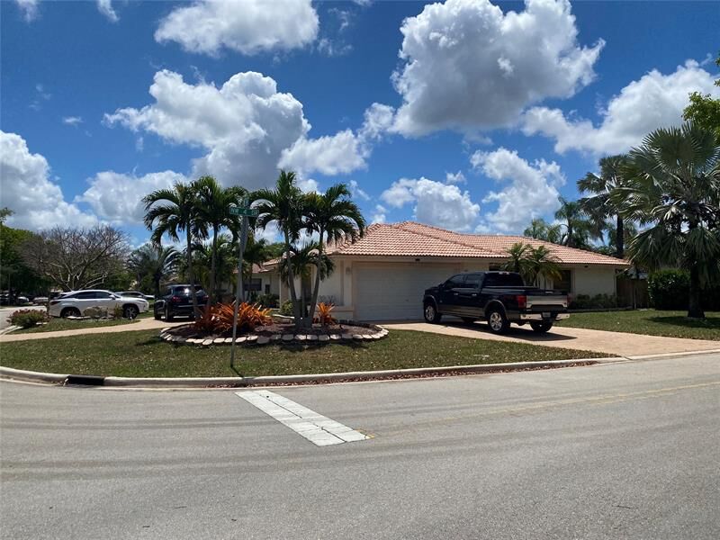 Property Photo: 402 NW 107th Ave FL 33071