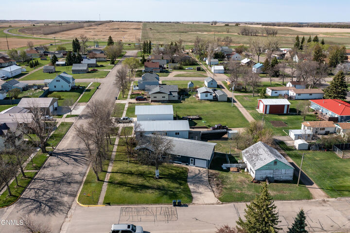 Property Photo:  404 Eggert Street  ND 58575 