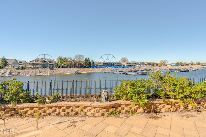 Property Photo:  1530 Clipper Place  ND 58504