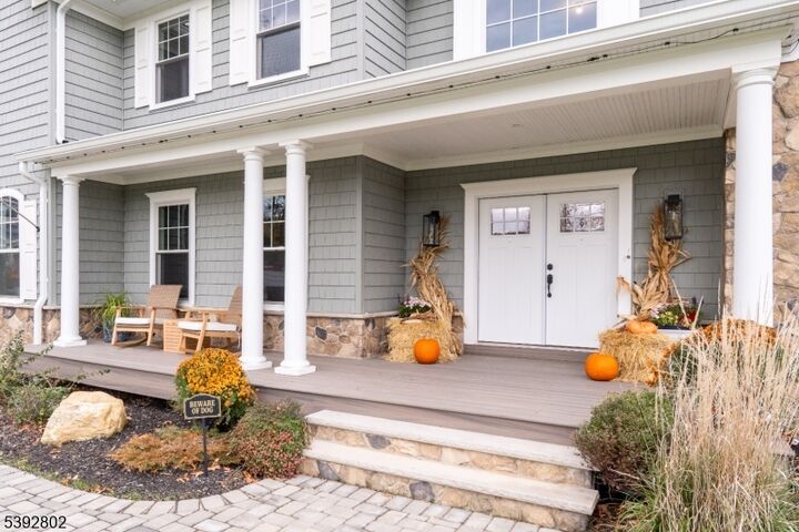 Property Photo:  9 Mary Farm Rd  NJ 07834