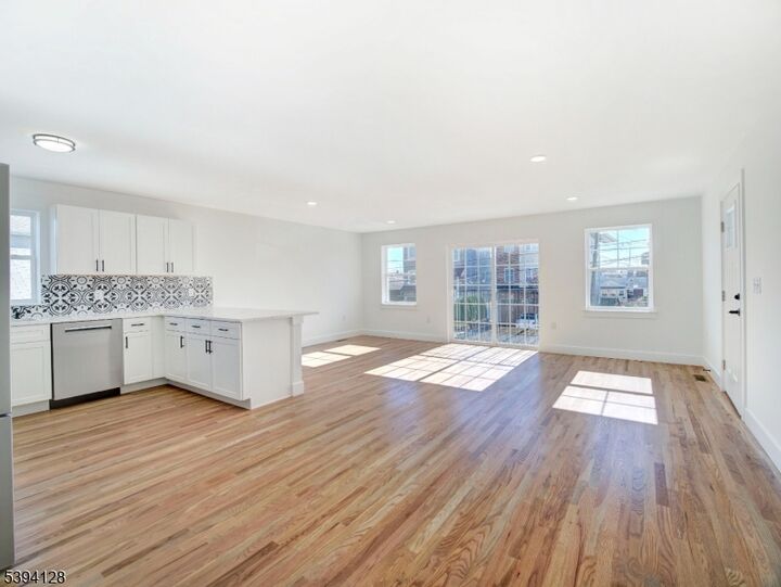 Property Photo: 429 Niles St NJ 07202