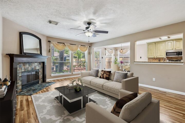 Property Photo: 19 Almond Branch Place TX 77382