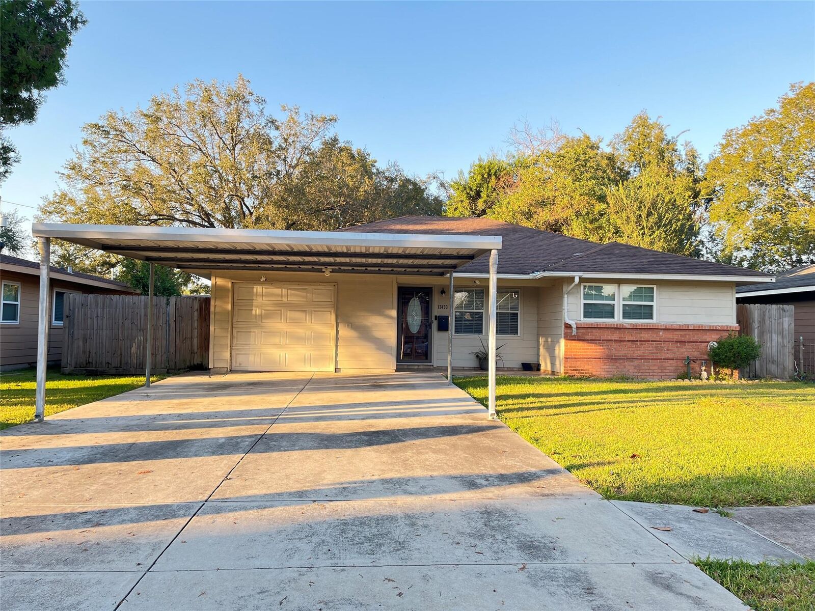 Property Photo:  12433 Palmfree Street  TX 77034 
