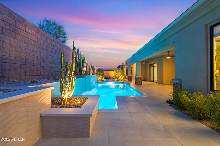 Property Photo:  1650 Sailing Hawk Dr 125  AZ 86404