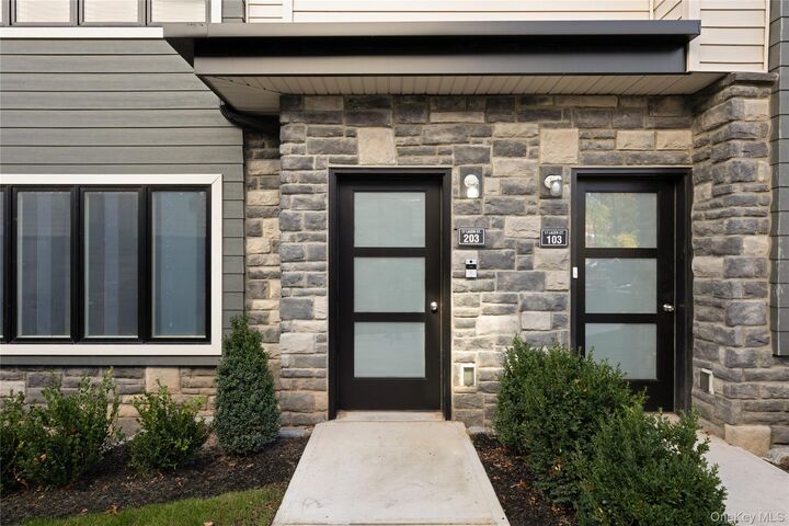 Property Photo:  17 Lazer Court 203  NY 10977 