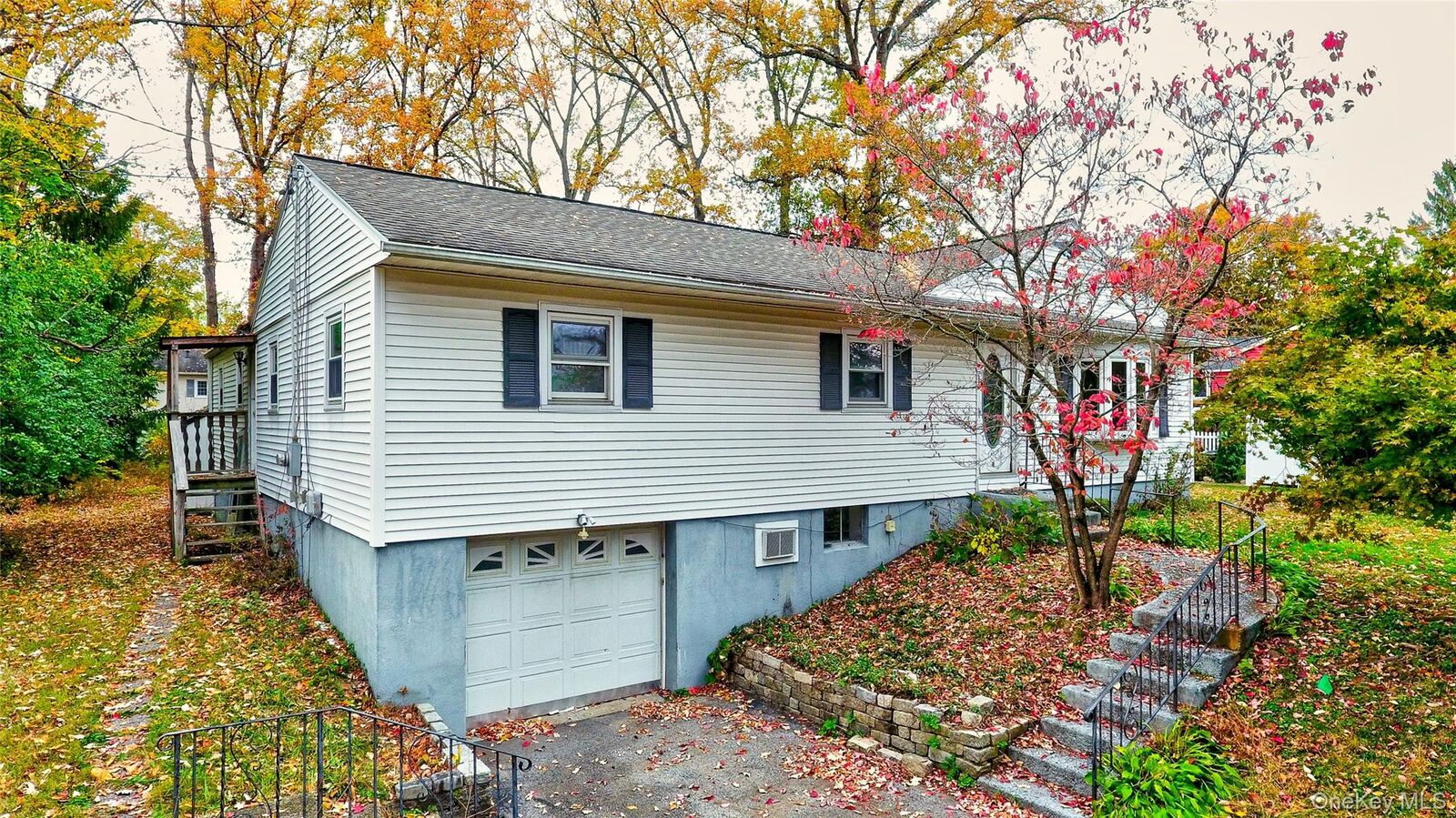 Property Photo:  4 Parade Place  NY 12553