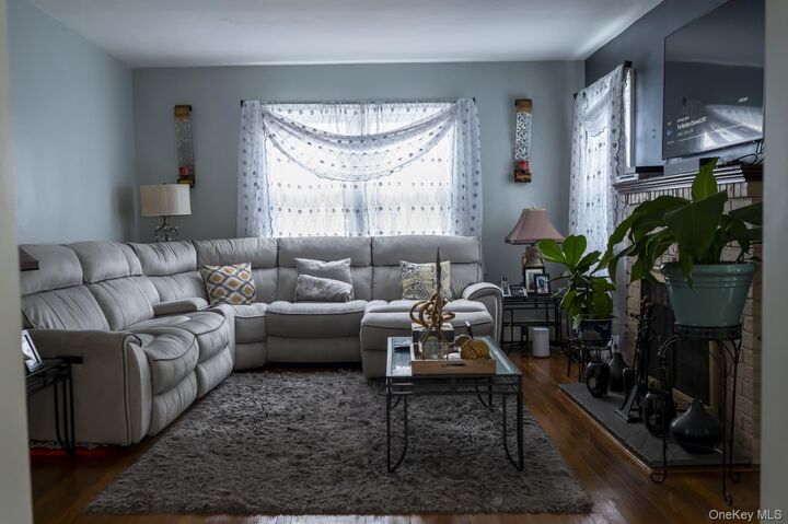 Property Photo:  1023 Schuman Place  NY 11510 