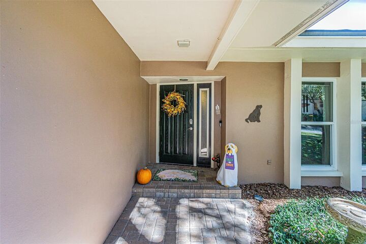 Property Photo:  936 Highview Drive  FL 34683 