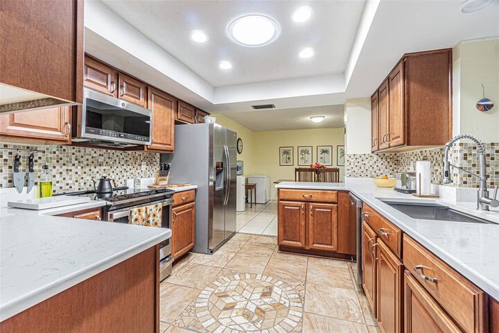 Property Photo:  936 Highview Drive  FL 34683 