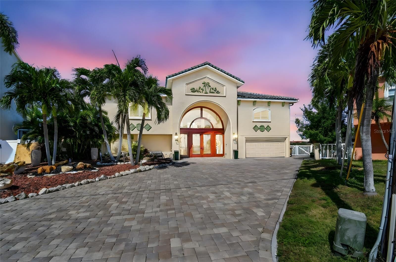 Property Photo: 582 Johns Pass Avenue FL 33708