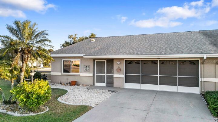 Property Photo: 302 Stroll Lane FL 33573