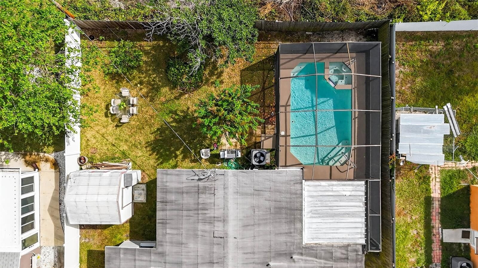 Property Photo:  4907 Crest Hill Drive  FL 33615 