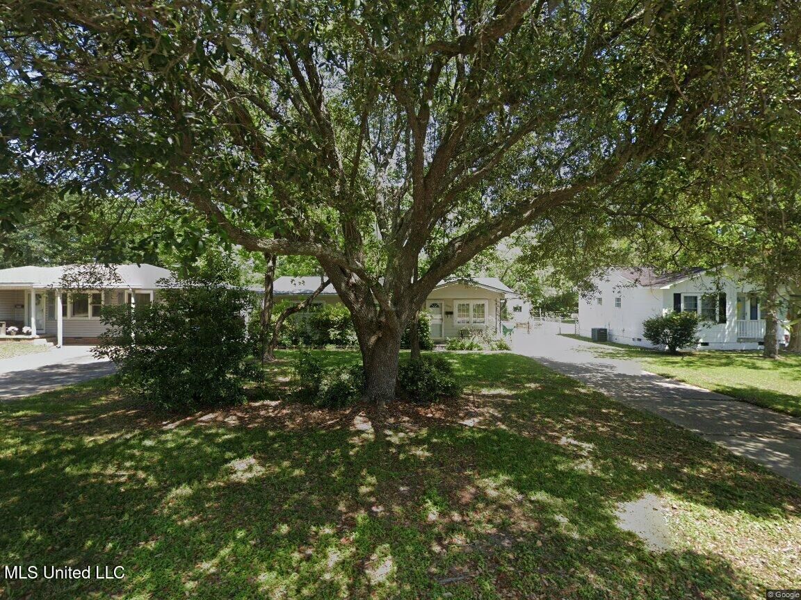Property Photo:  4002 Chamberlain Avenue  MS 39507 