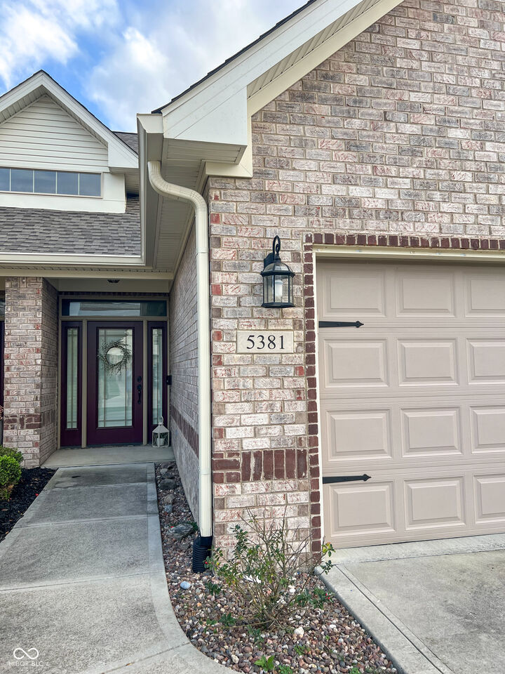 Property Photo: 5381 Buckingham Lane IN 46168