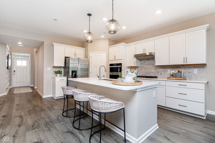 Property Photo: 18462 Depoe Lane IN 46074