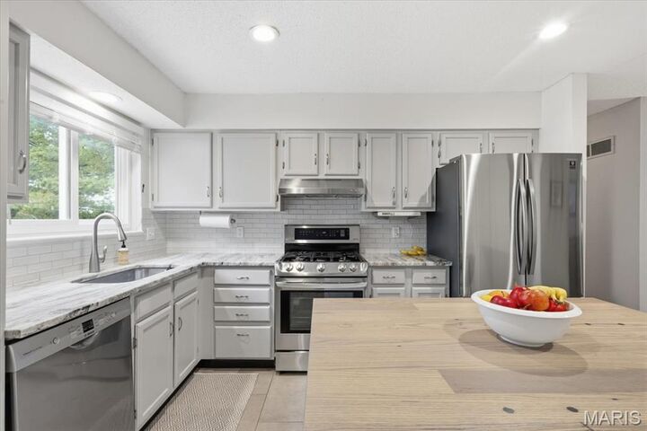 Property Photo:  1739 Tralee Court  MO 63021