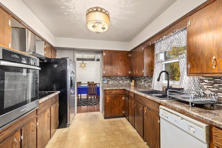 Property Photo: 1955 Millbank Street SE MI 49508