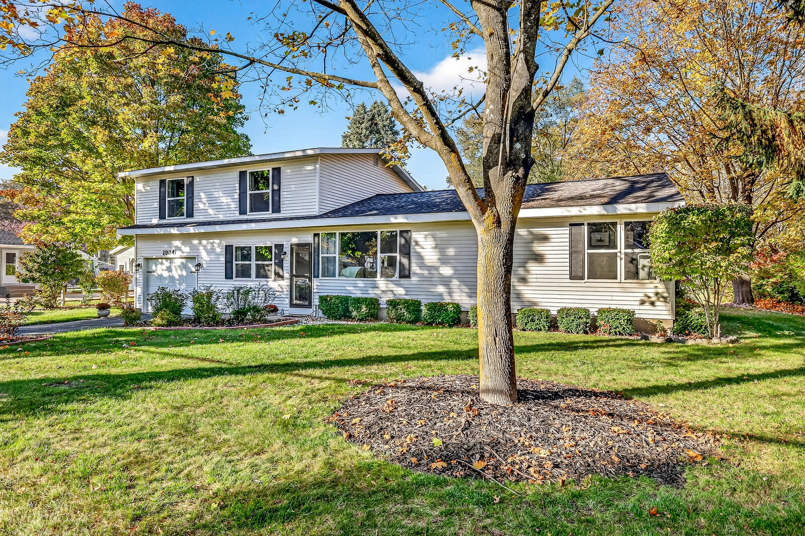 Property Photo: 1934 E River Road MI 49445