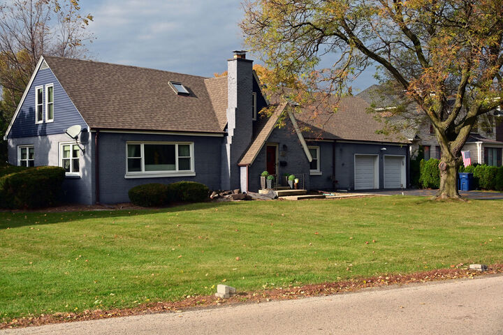 Property Photo: 2140 Beechnut Road IL 60062