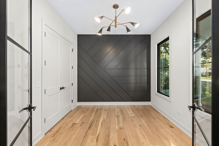 Property Photo:  1314 N Eagle Street  IL 60563