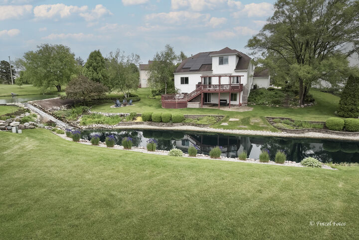 Property Photo: 2012 Spring Creek Lane IL 60050