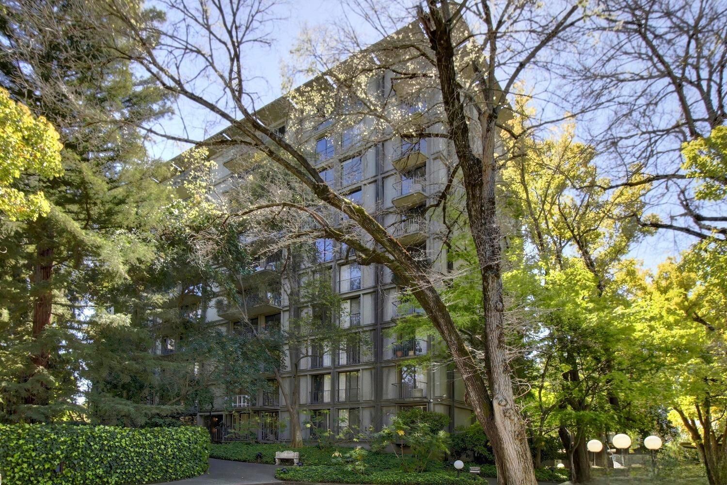 Property Photo:  4100 Folsom Boulevard 2B  CA 95819