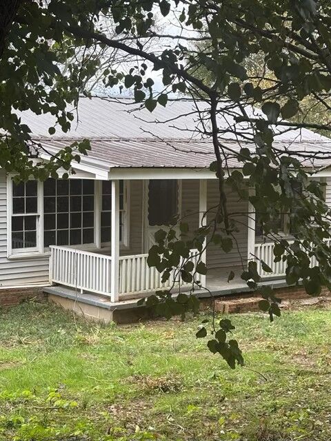 Property Photo: 615 Oliver Smith Rd TN 37335