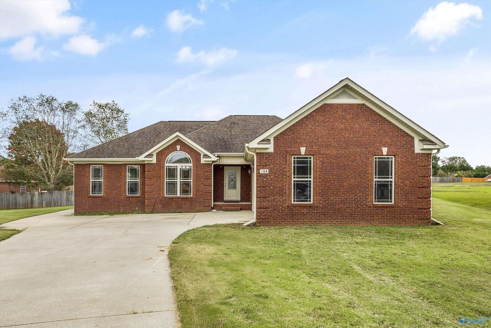 Property Photo:  104 Louise Taylor Circle  AL 35811