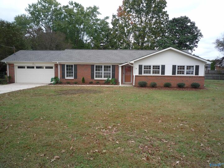2206 Shannonhouse Road  Huntsville AL 35803 photo